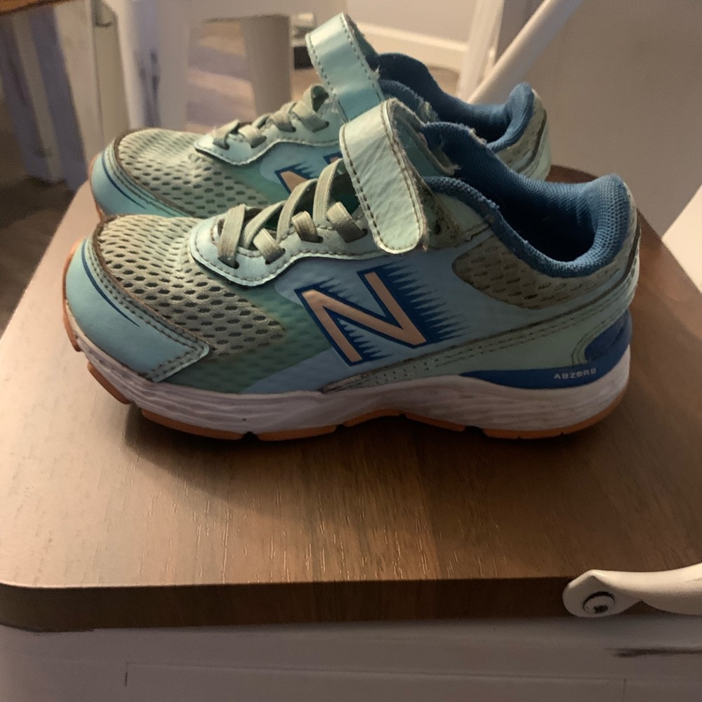 Girls new balance shoes